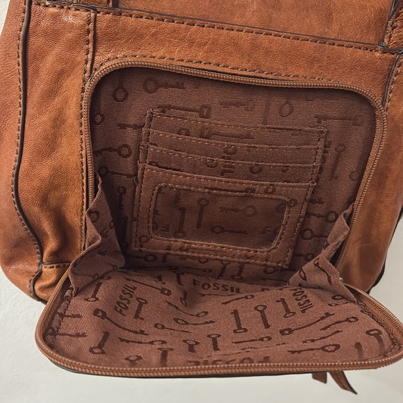 Fossil Brown Leather Crossbody Bag - great condition - adjustable straps - Picture 8 of 8